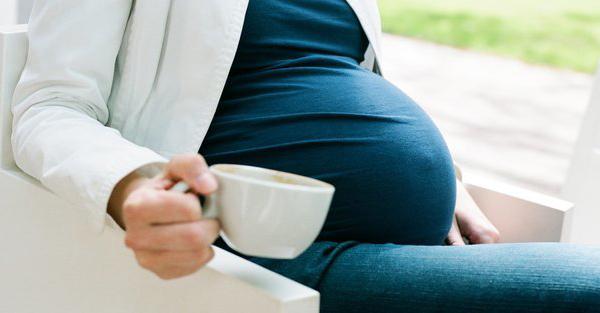 Benarkah Terlalu Banyak Minum Kopi Bikin Wanita Susah Hamil?