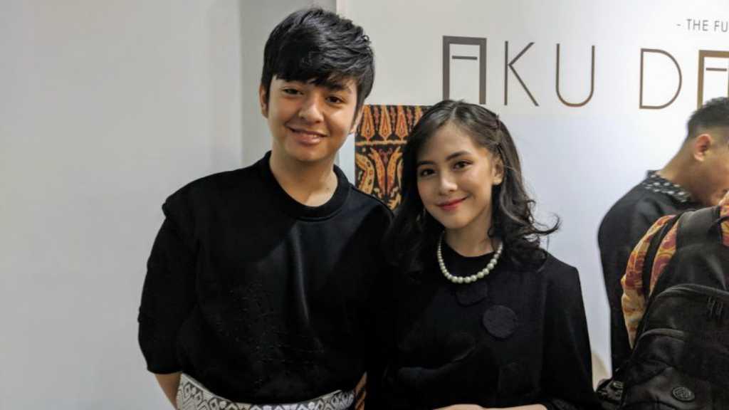 Pemeran 'Dua Garis Biru' Semangat Populerkan Batik Jadi Busana Sehari-hari