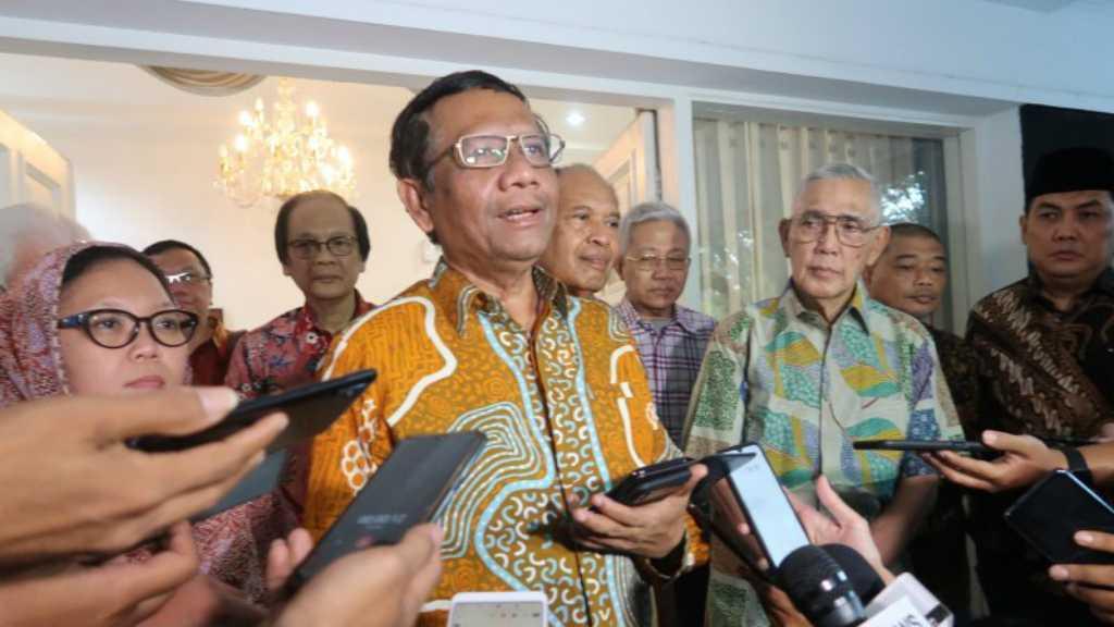 Mahfud MD Temui Try Sutrisno, Bahas Penyelesaian Masalah di Papua