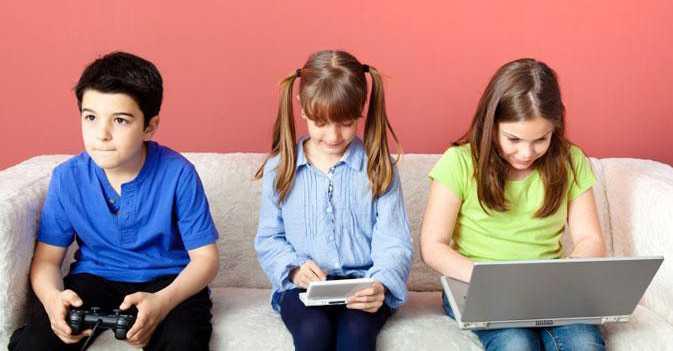 Pecandu Internet Lebih Rentan Terserang Depresi, Ini Alasannya