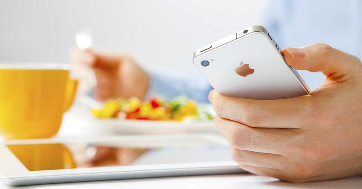 Awas, Keseringan Main Sosial Media Bisa Terkena Obesitas