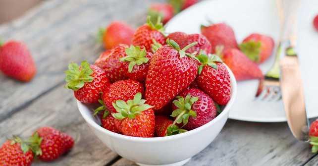 Cegah Serangan Jantung dengan Rutin Konsumsi Buah Stroberi