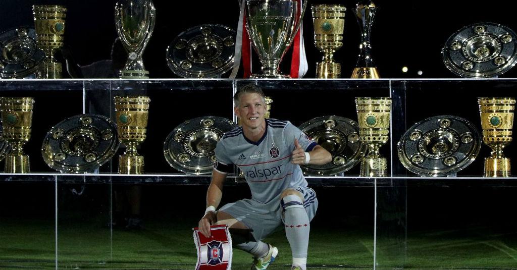 Schweinsteiger Putuskan Gantung Sepatu Akhir Musim Ini