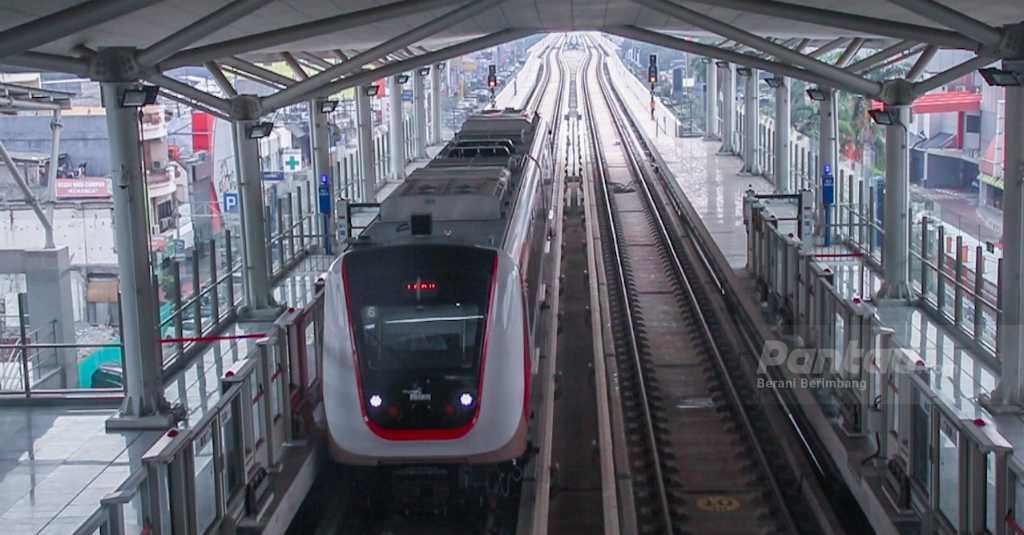 Rangkaian Kereta LRT Jabodetabek Tiba di Jakarta 12 Oktober
