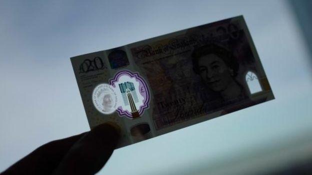 Desain Baru Uang Kertas Inggris £20 Rentan Dipalsukan