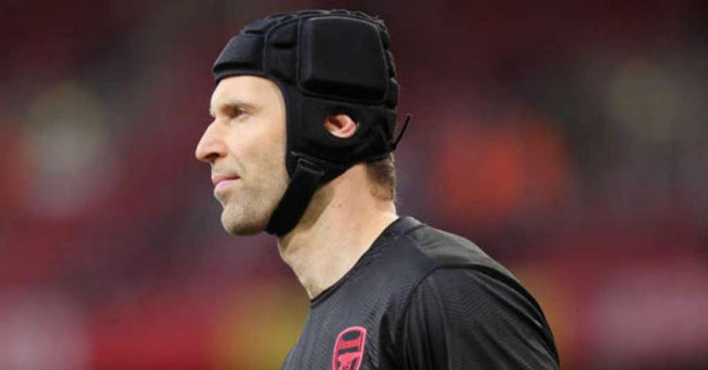 Pensiun dari Sepakbola, Petr Cech Banting Setir Jadi Pemain Hoki Es