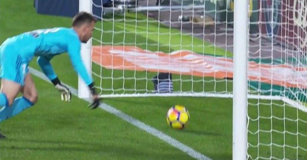 Gol Paling Aneh dalam Sejarah Sepakbola, Nomor 5 Paling Menghebohkan!
