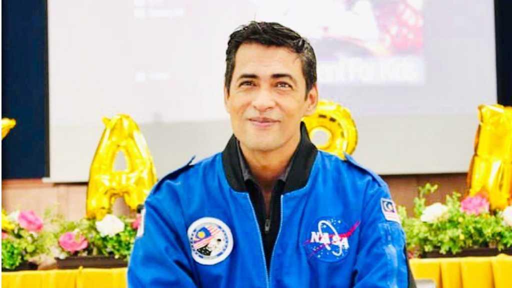 Menyebut Nama Allah, Astronaut Malaysia Ungkap Bentuk Bumi Sebenarnya