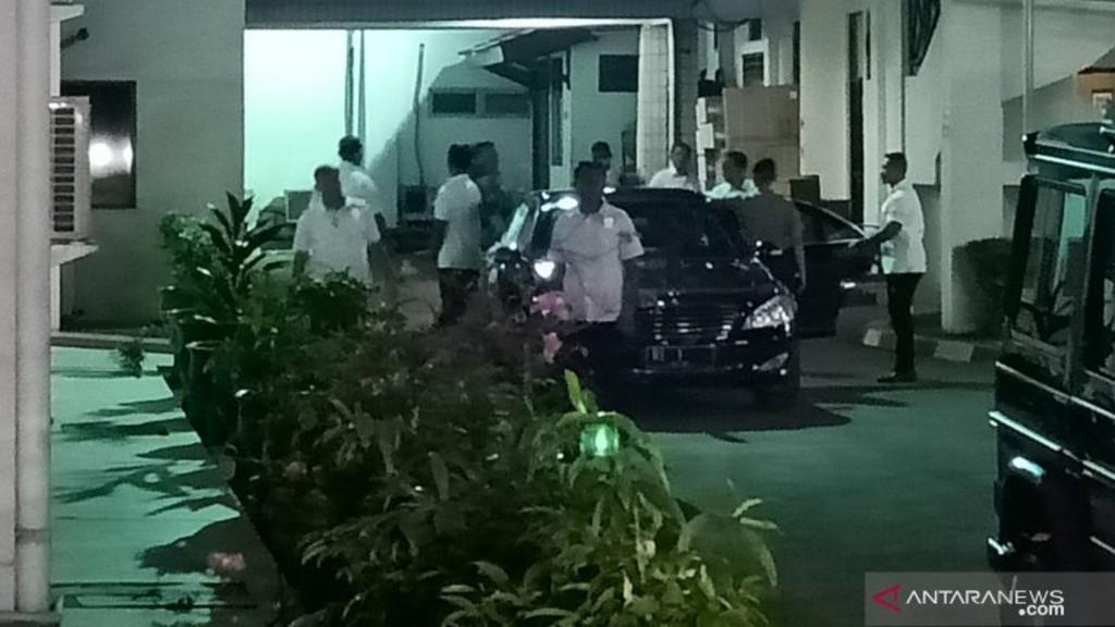 Presiden Jokowi Jenguk Wiranto Hanya 10 Menit di RSPAD, Ada Apa?