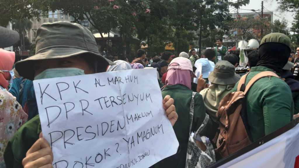 BEM SI (Kembali) Tuntut Jokowi Terbitkan Perppu KPK, Nawacita Disinggung