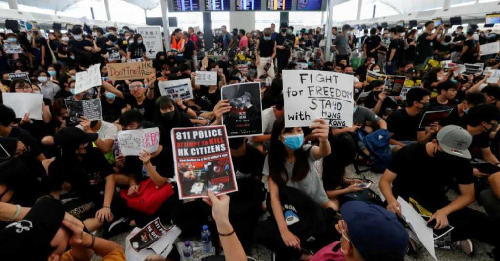 Otoritas Didesak Selidiki Serangan Berdarah Ketua Pro Demokrasi Hong Kong
