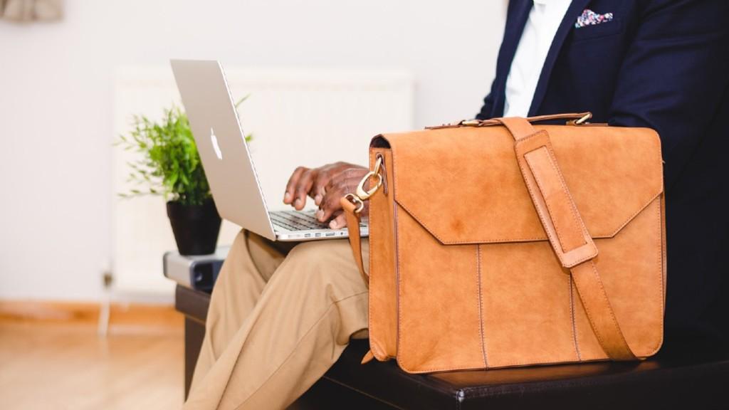 Hati-Hati! Main Laptop dengan Sambungan WiFi Bisa Rusak Kualitas Sperma