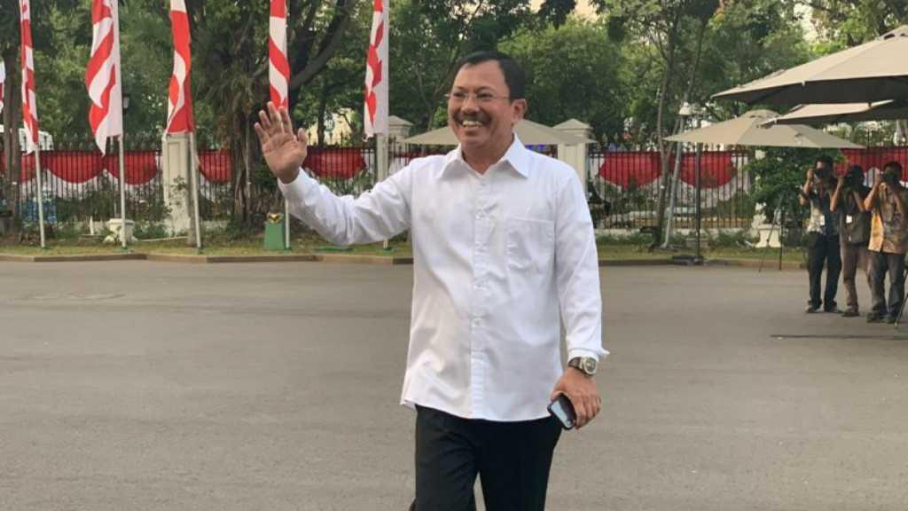 Dokter 'Pencuci Otak' Temui Jokowi, Senyum Calon Menkes Terpapar
