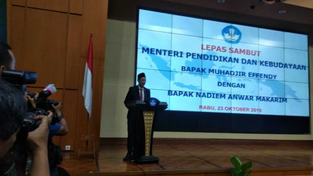 Hari Pertama Jadi Menteri, Ini yang Dilakukan Nadiem di Kantor Kemendikbud