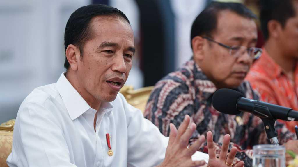 Jokowi dan Senja Kaimana Papua di Minggu Sore
