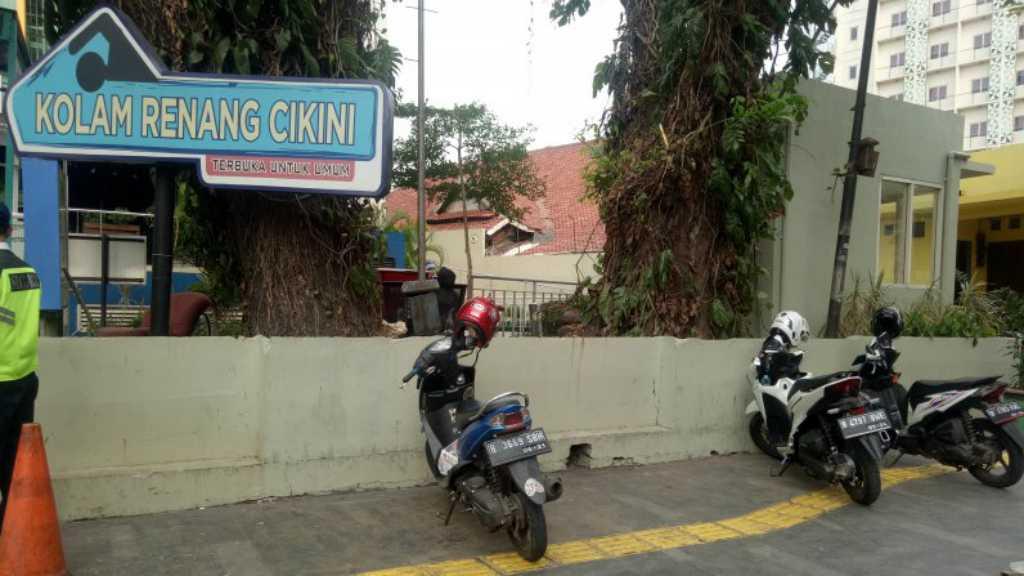 Trotoar Hasil Pelebaran di Cikini Ternyata Masih Disalahgunakan