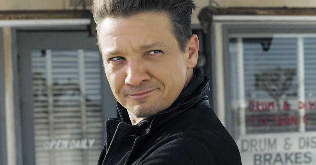 Ternyata Jeremy Renner Alami Trauma Dada Akibat Benda Tumpul. Apa Efek Sampingnya?