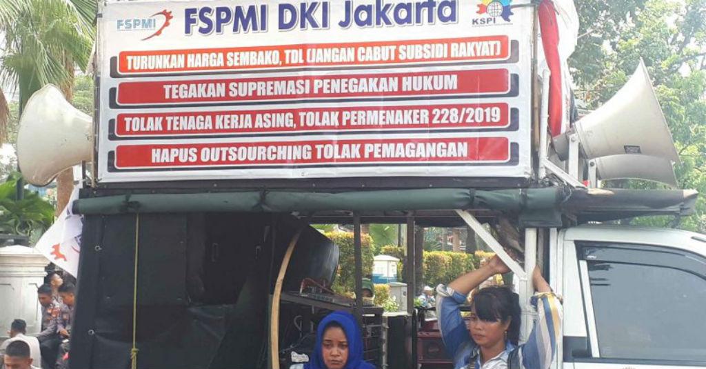 Unjuk Rasa di Balai Kota Jakarta, Buruh Tuntut Ini ke Anies
