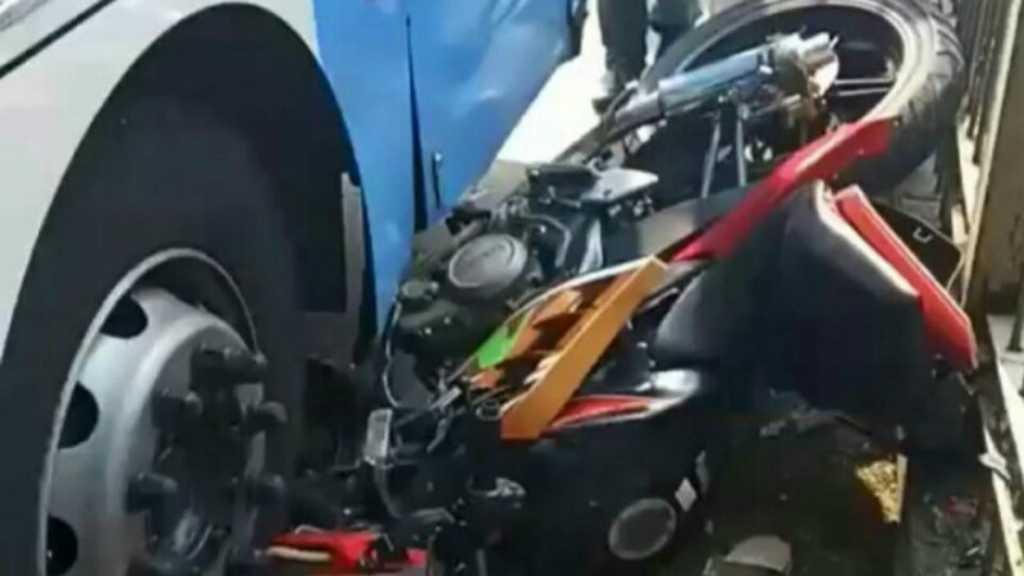 Pemotor Lawan Arah dan Tabrak Bus Transjakarta Akhirnya Ditilang