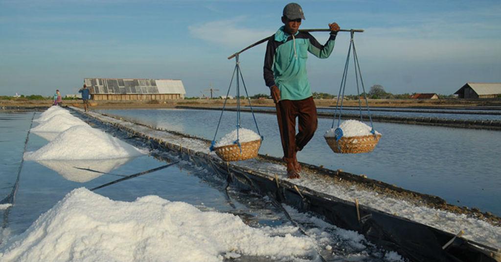 Kejagung Periksa Kabiro Hukum dan Kapusdatin Kemenperin Terkait Kasus Impor Garam