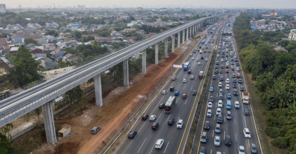 Jokowi: 31 Rangkaian Kereta Bakal Layani LRT Jabodebek