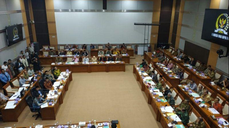 Menag Klarifikasi ke DPR Soal Pelarangan Cadar dan Celana Cingkrang