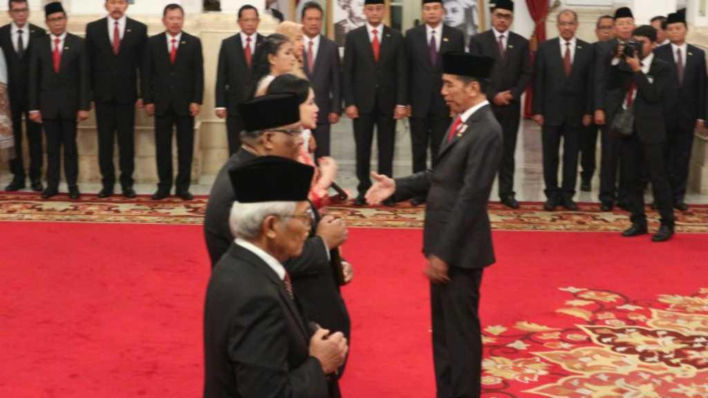 Jokowi Beri Gelar Pahlawan Nasional kepada 6 Tokoh Ini