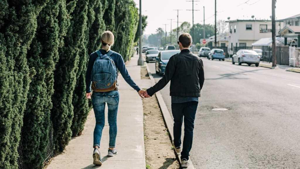 Remaja Jomblo Jangan Sedih! Anak Sekolah Punya Pacar Ternyata Lebih Stres