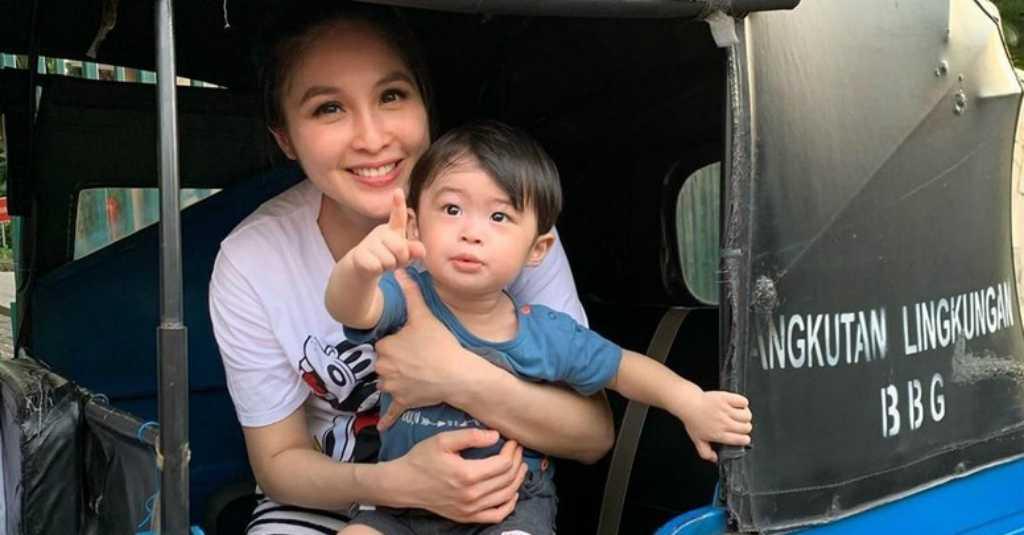 Anak Makin Lincah, Sandra Dewi Kesulitan Jika Ajak Lakukan Ini