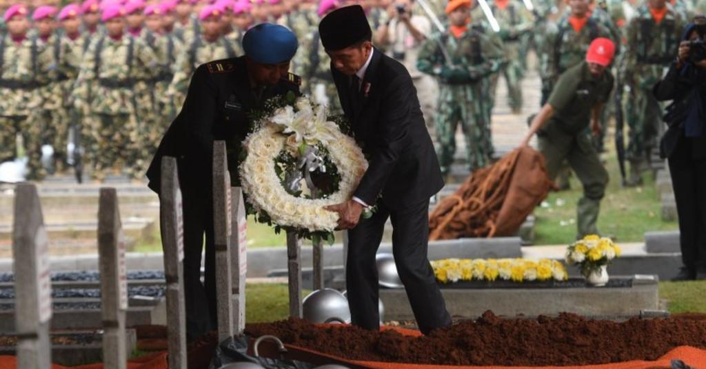 Jokowi Jadi Inspektur Upacara Ziarah Nasional di Hari Pahlawan