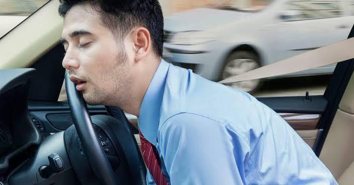 Mengemudi Ketika Ngantuk sama Bahayanya seperti Orang Mabuk