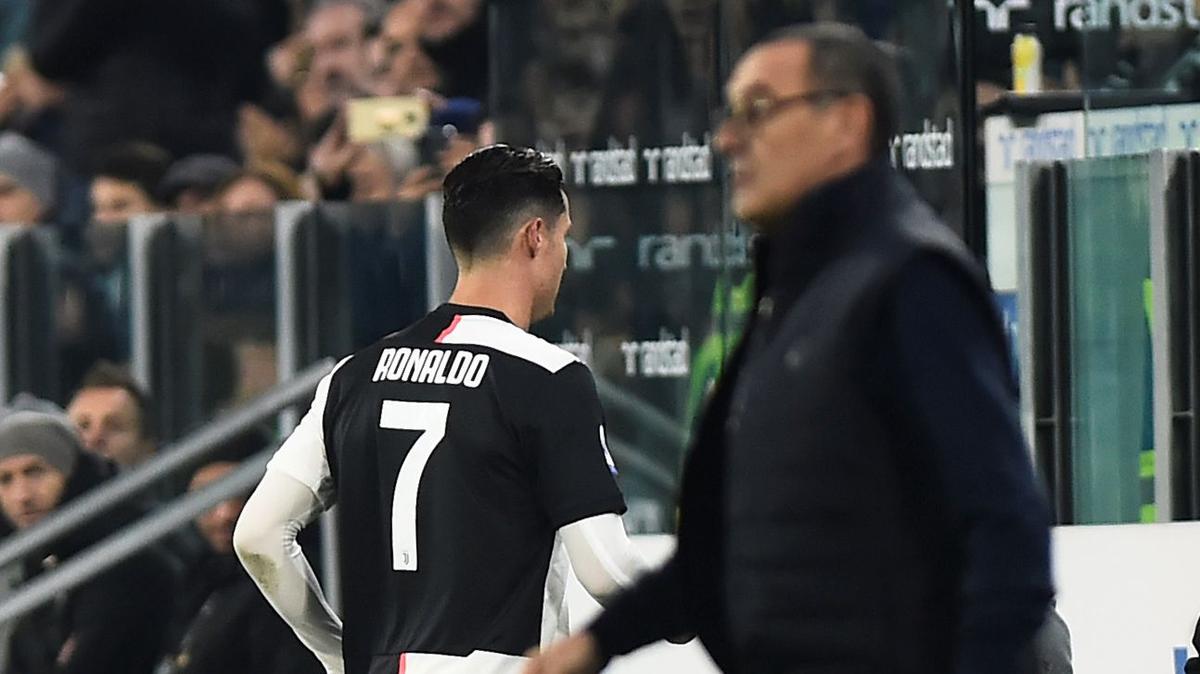 Ronaldo Ngambek saat Diganti, Begini Respons Sarri