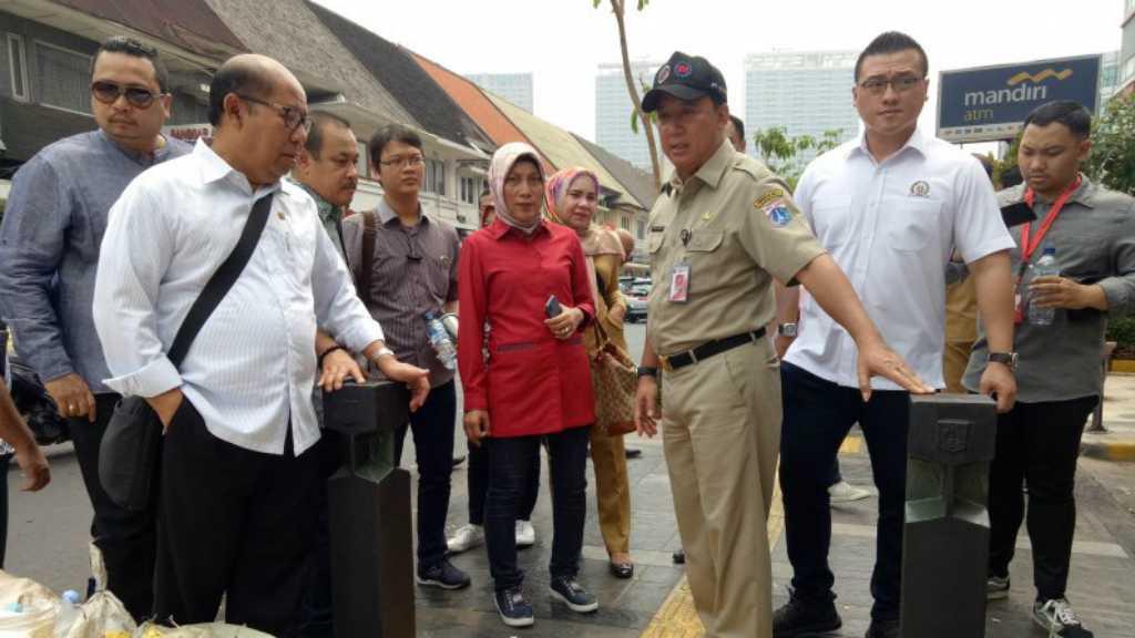 Pak Anies, DPRD DKI Minta Anda Lakukan Hal Ini Soal Peruntukan Trotoar
