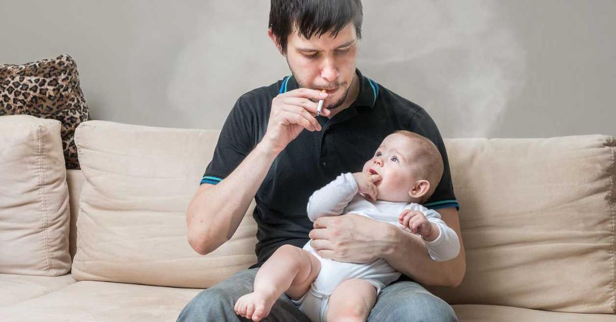 Dampak Buruk Rokok dari Sang Ayah bagi Si Calon Bayi
