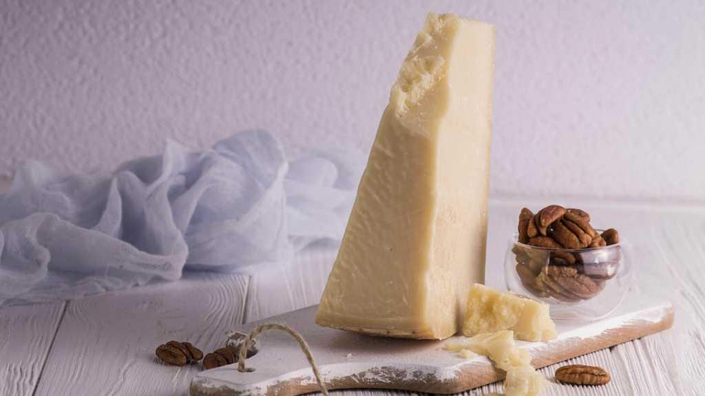 7 Manfaat Menakjubkan Keju Parmesan, Fans Berat Musti Masuk!