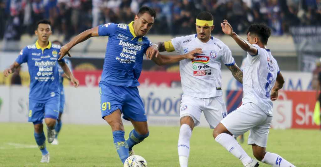 Rene Alberts Bangga Persib Hancurkan Arema 3-0