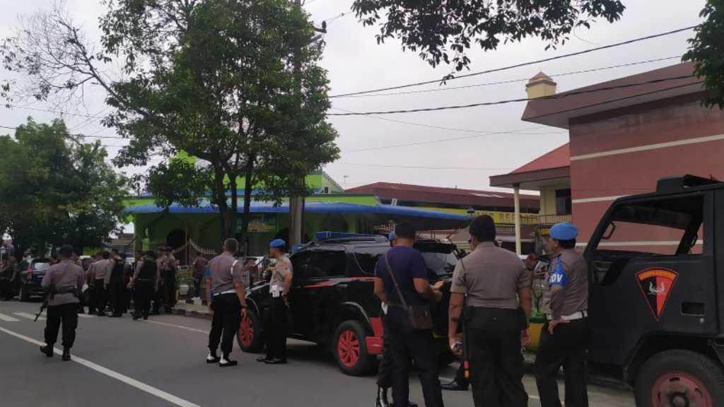 Saksi Ungkap Detik-detik Ledakan Bom Bunuh Diri di Polrestabes Medan