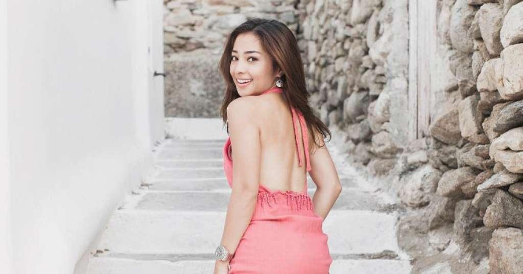 Olahraga Pole Dance di Balik Tubuh Seksi Nikita Willy dan Artis Hollywood