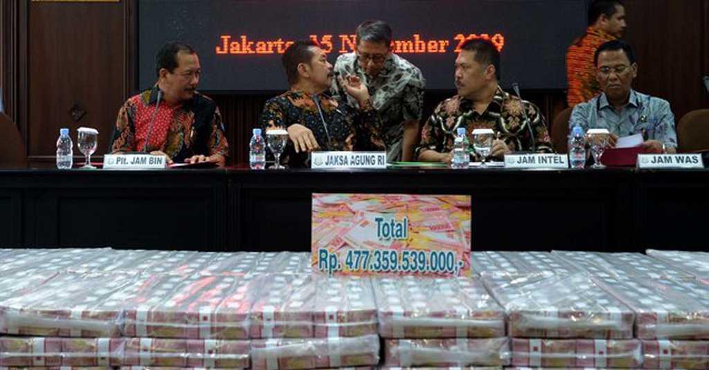 Terpidana Korupsi Ini Kembalikan Uang Setinggi Menara Eiffel