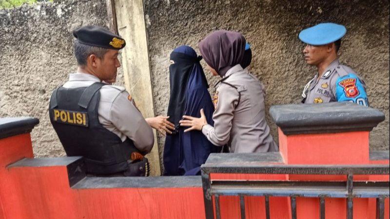 Istri Terduga Teroris yang Diamankan di Cianjur Akhirnya Dipulangkan