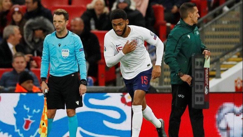 Sterling Sedih Joe Gomez Dicemooh Pendukung Inggris Gara-gara Dirinya