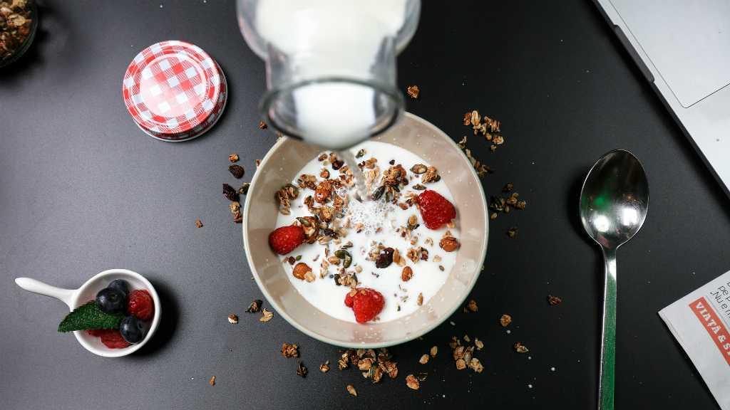 Coba Deh Makan Yogurt Pagi Hari, Rasakan 7 Manfaat Ini