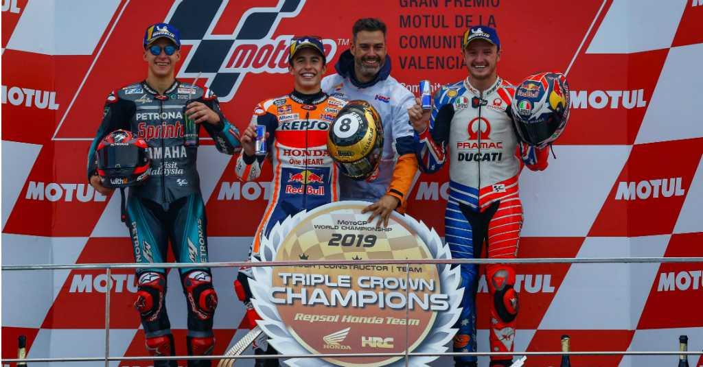 Marquez Persembahkan Treble Crown untuk Lorenzo