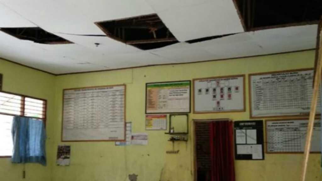 Miris, Begini Kondisi SD di Ngawi yang Atapnya Nyaris Roboh