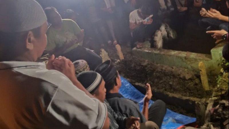 Jasad Pelaku Bom Bunuh Diri Polrestabes Medan Akhirnya Dimakamkan