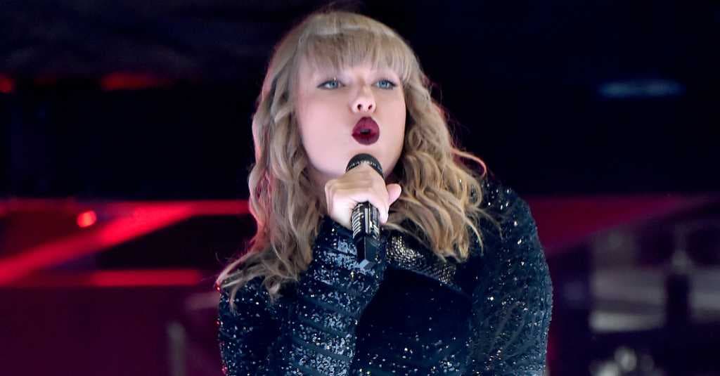 Akhirnya Taylor Swift Bisa Nyanyikan Lagu Lamanya di American Music Award