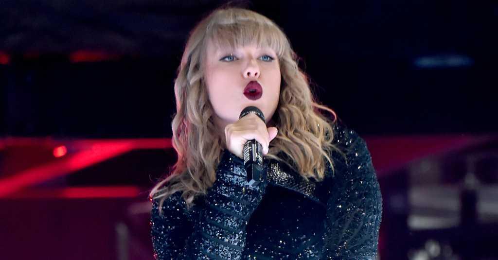 Akhirnya Taylor Swift Bisa Nyanyikan Lagu Lamanya di American Music Award
