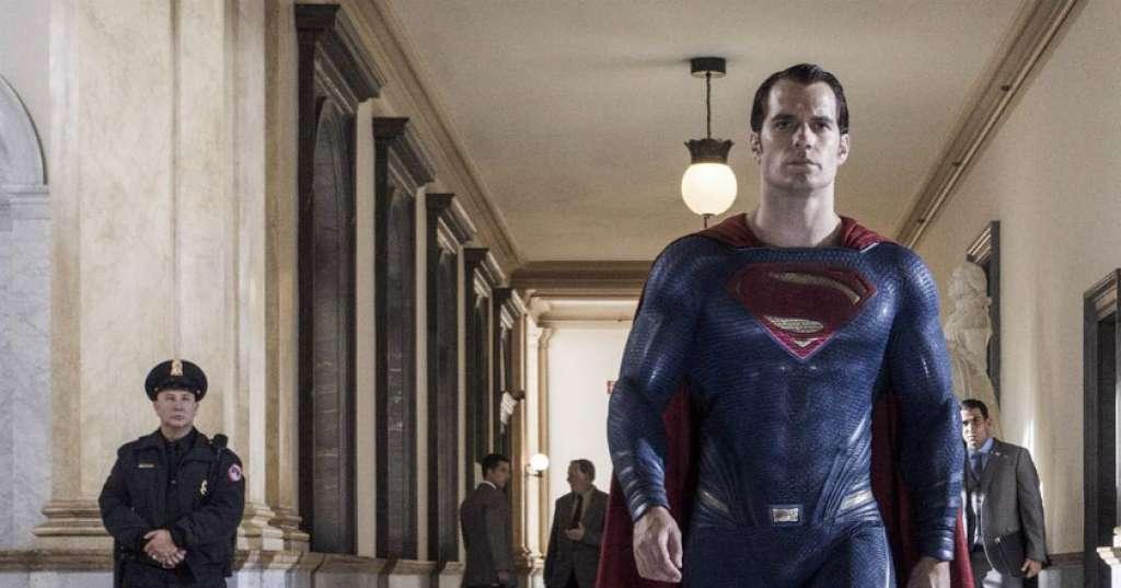Henry Cavill Masih Ingin Perankan Superman