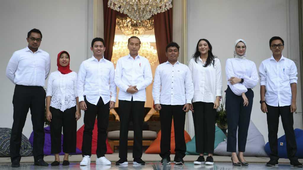 Pilih 7 Stafsus dari Kalangan Milenial, Jokowi Visioner?