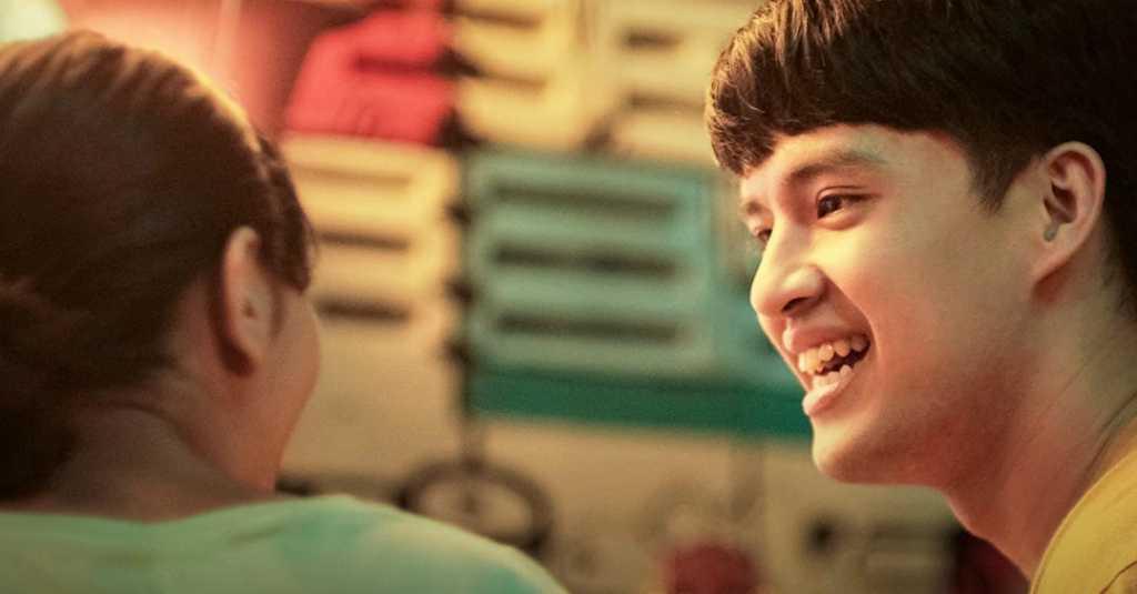 Pemutaran Perdana Film 'Eggnoid' di Surabaya, Penonton Antre Panjang